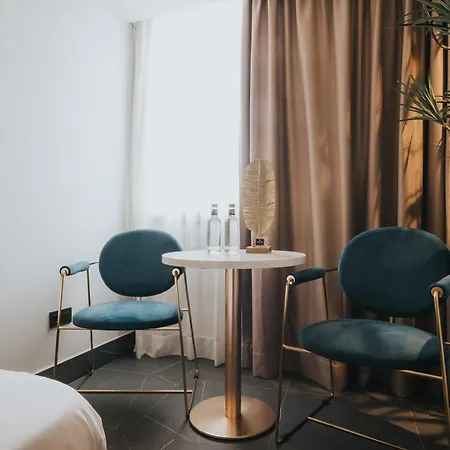 Poem By Airnest Appartement