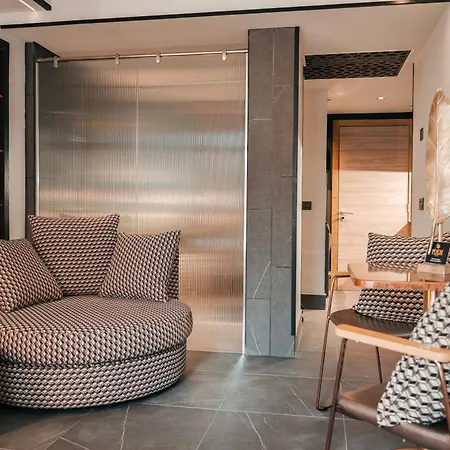 Apartman Poem By Airnest