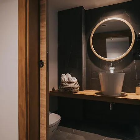 Poem Suites, Canteras *