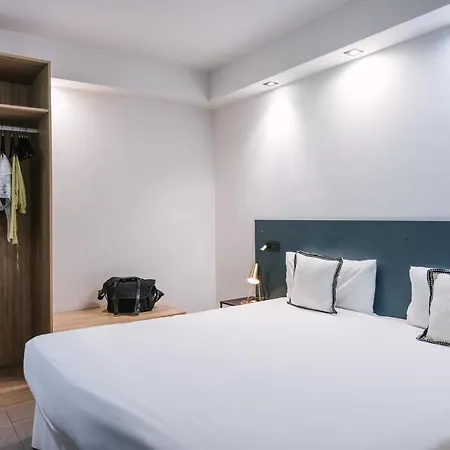 Poem By Airnest Apartament *