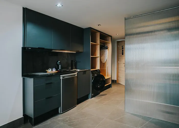 Poem By Airnest Lejlighed