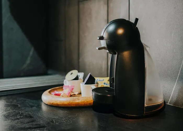 Poem By Airnest Lejlighed *