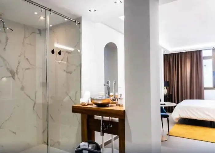 Poem By Airnest ラスパルマス・デ・グランカナリア