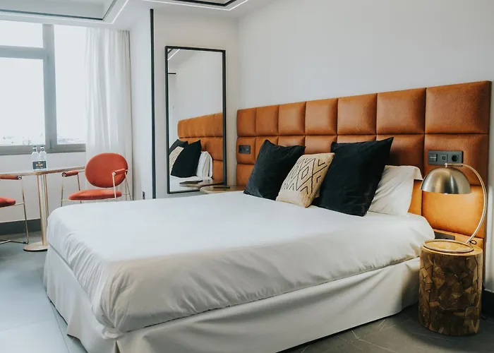 Poem By Airnest Daire Las Palmas de Gran Canaria